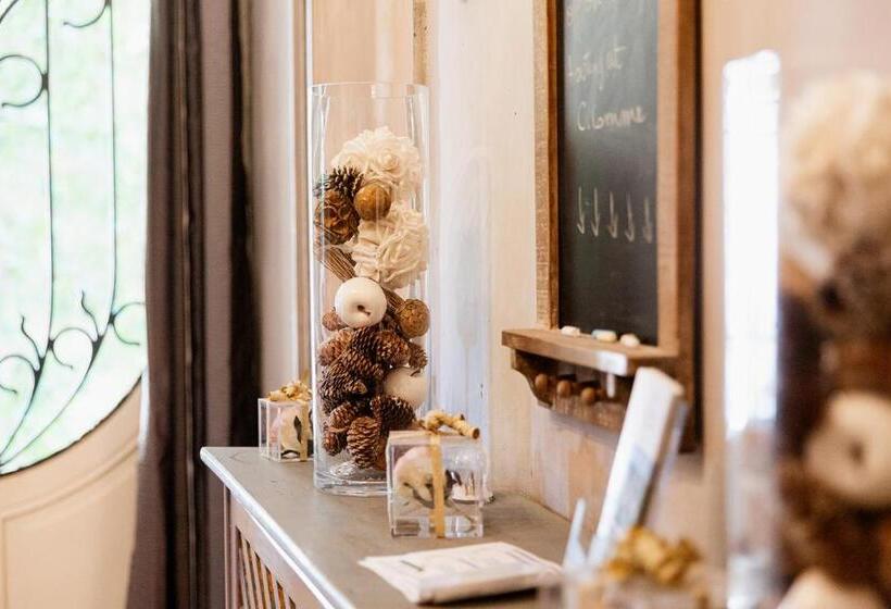 تختخواب و صبحانه Maison D'hôtes La Poterne