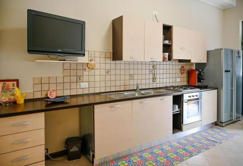 تختخواب و صبحانه Stella Del Sud