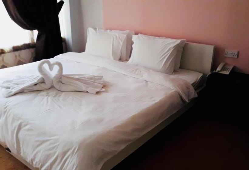 هتل Safari House Suite