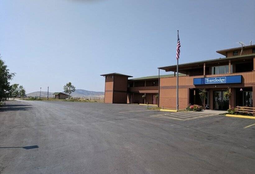 فندق على الطريق Travelodge By Wyndham Three Forks