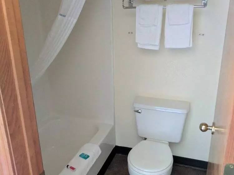 モーテル Travelodge By Wyndham Three Forks