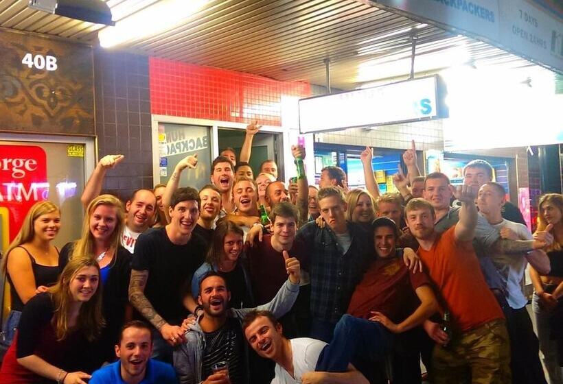 ユースホステル Mad Monkey East Side