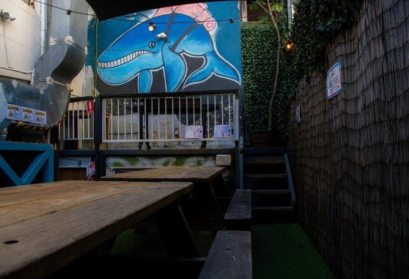 ユースホステル Mad Monkey East Side