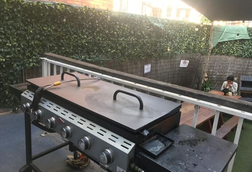 ユースホステル Mad Monkey East Side