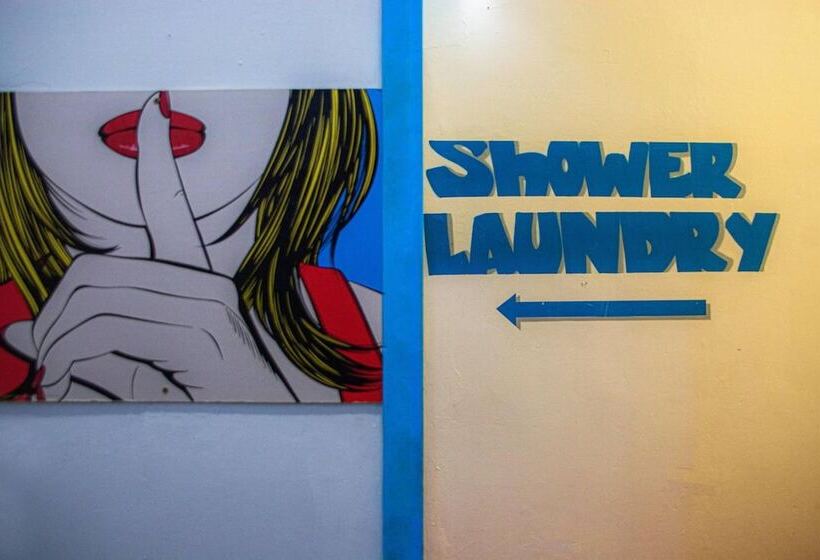 ユースホステル Mad Monkey East Side