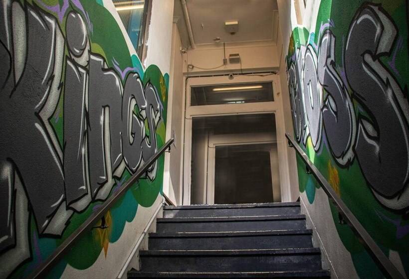 ユースホステル Mad Monkey East Side