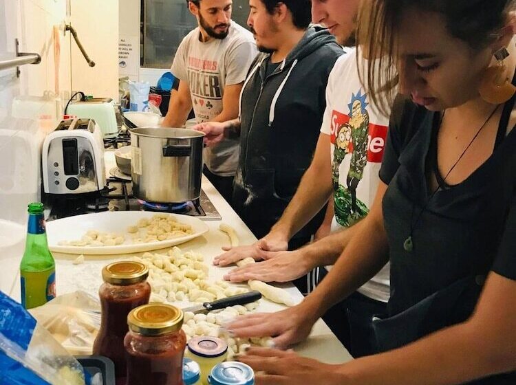 ユースホステル Mad Monkey East Side