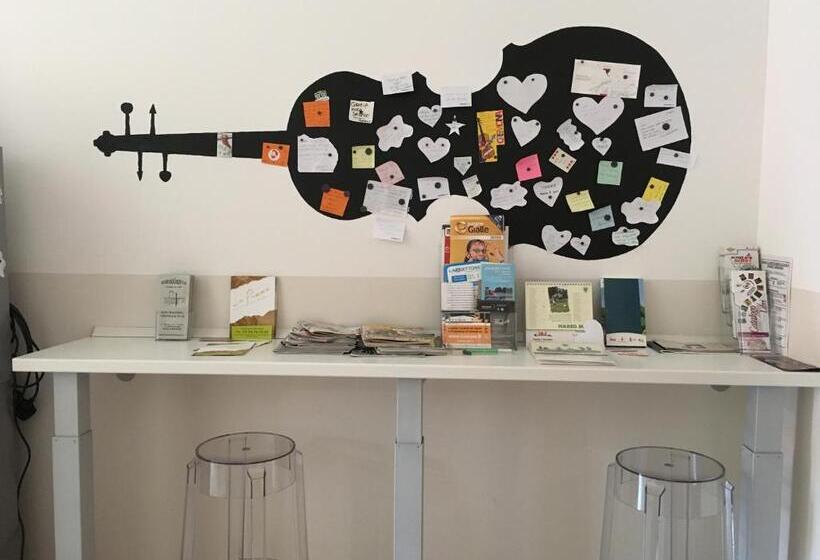 هاستل L'archetto