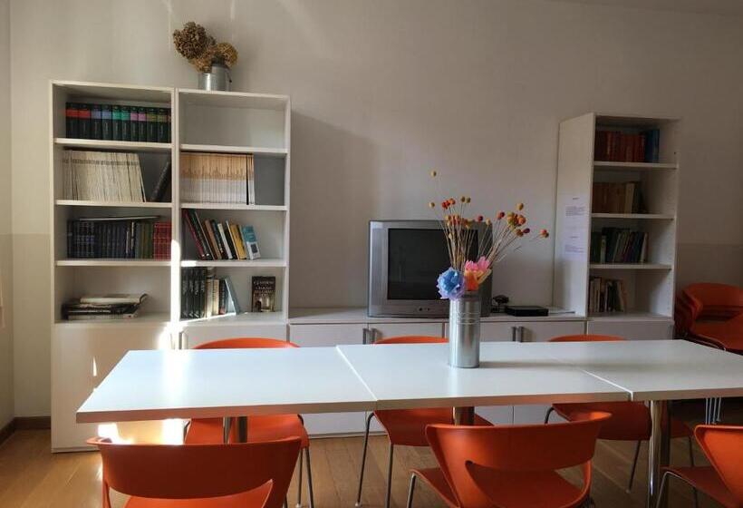 هاستل L'archetto