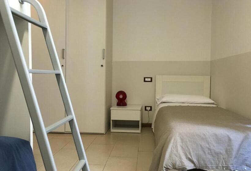 هاستل L'archetto