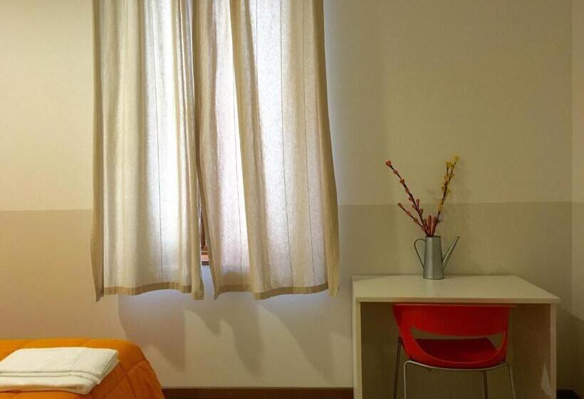 هاستل L'archetto