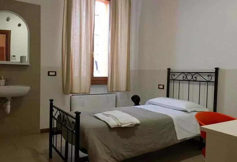 هاستل L'archetto