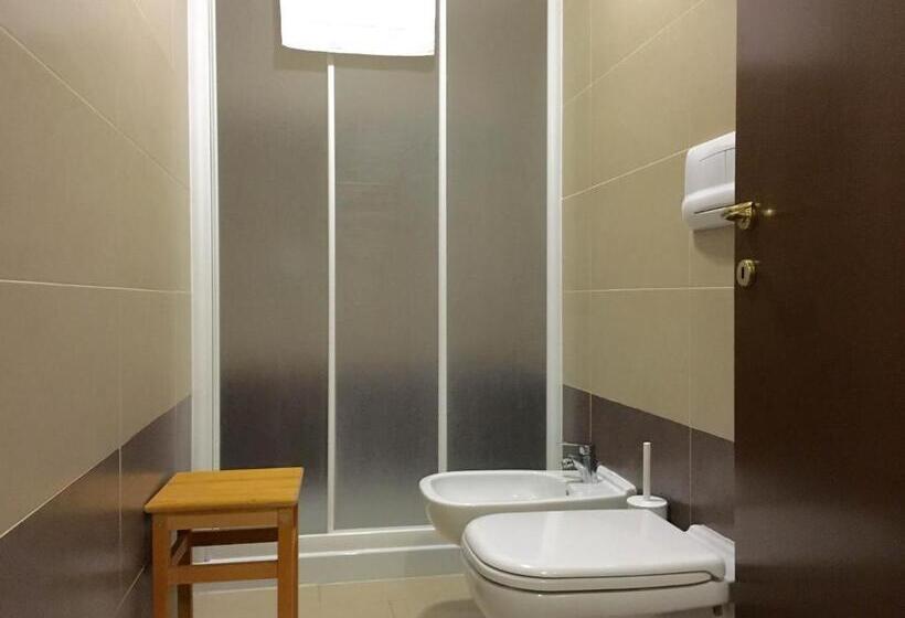 هاستل L'archetto