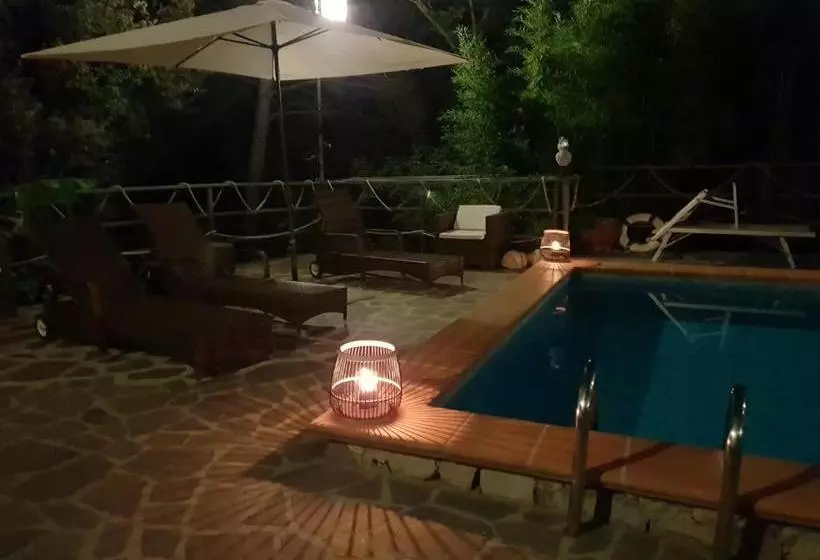 تختخواب و صبحانه Ca' Datu