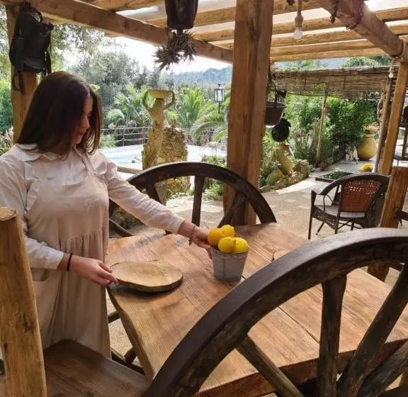 تختخواب و صبحانه Ca' Datu