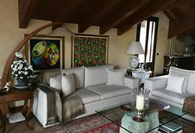 ベッドアンドブレックファースト Attico Di Maru