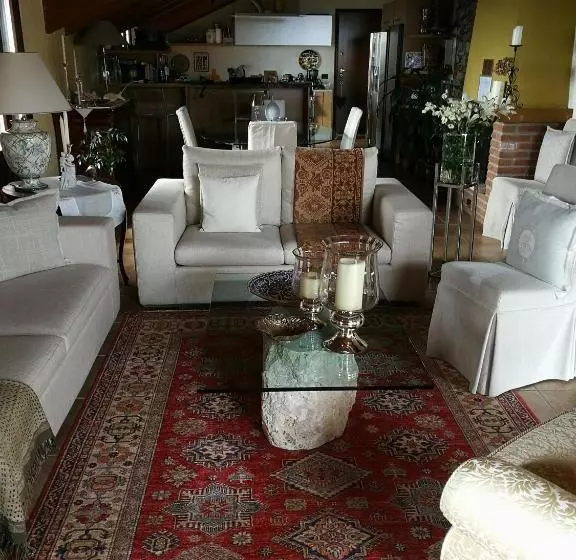 ベッドアンドブレックファースト Attico Di Maru