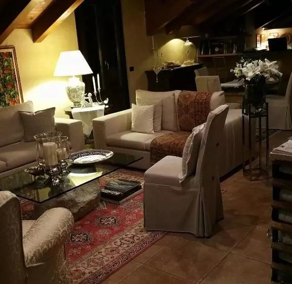 ベッドアンドブレックファースト Attico Di Maru