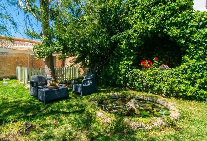 Hotelli Finca Agroturismo Es Pujol