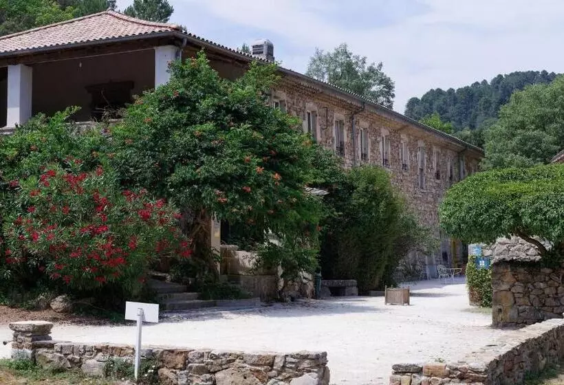 Hotelli Logis Hôtel Restaurant Le Domaine De L Eau Vive