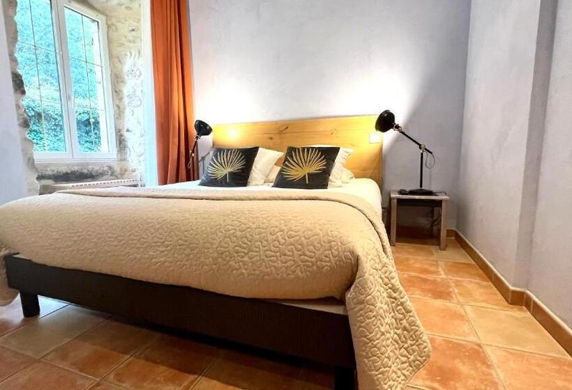 בית מלון כפרי Logis Hôtel Restaurant Le Domaine De L Eau Vive