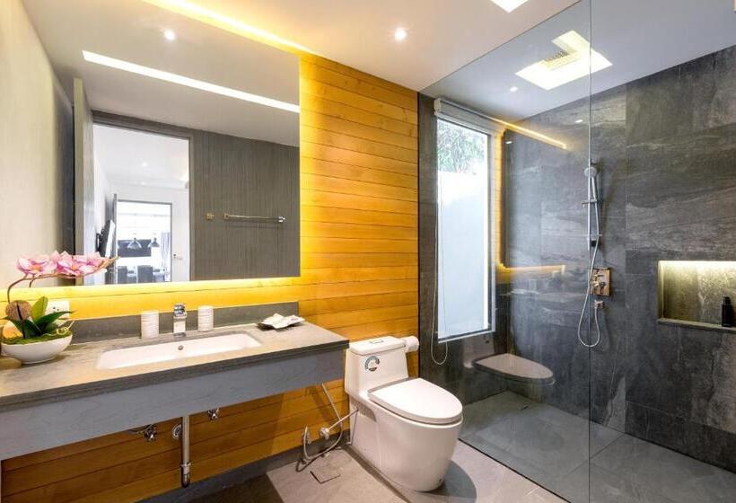 Karon Beach Pool Villa   Sha Extra Plus