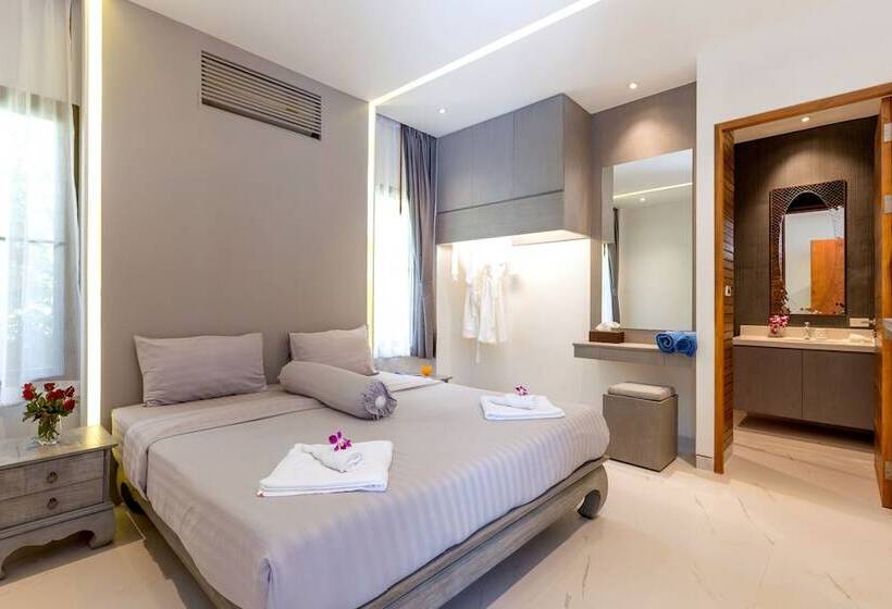 Karon Beach Pool Villa   Sha Extra Plus