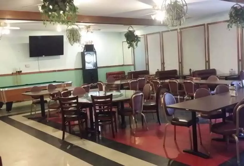 モーテル Tahitian Motor Inn