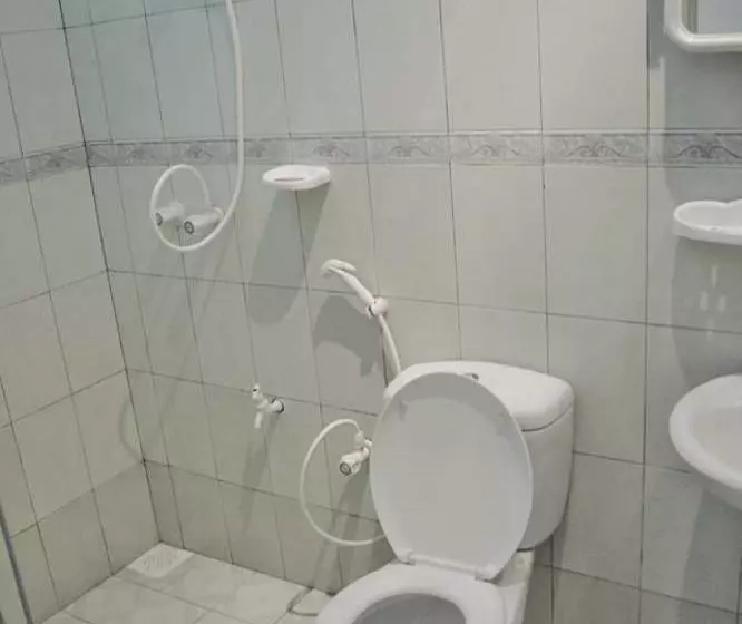 پانسیون Raalhu Lodge