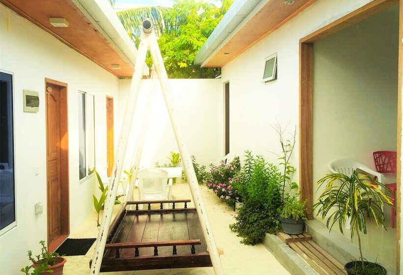 پانسیون Reyva Inn