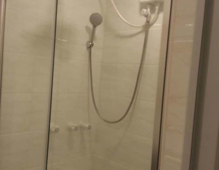 پانسیون Reyva Inn