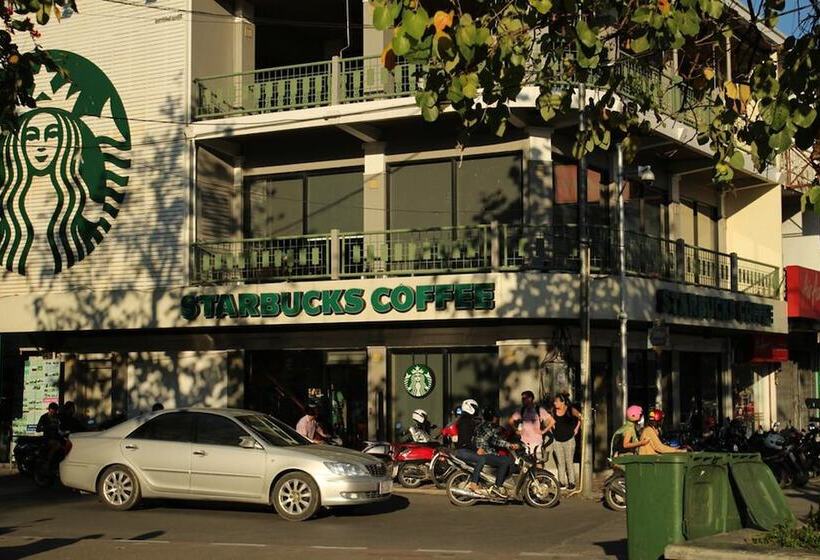 Z S Hostel At Tha Phae Gate