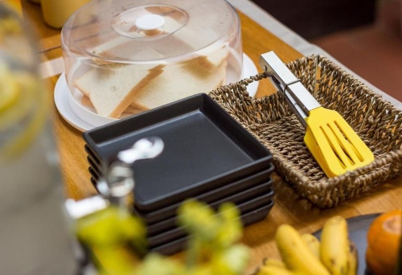 Z S Hostel At Tha Phae Gate