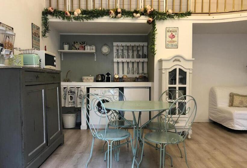 تختخواب و صبحانه Residenza Fiori Di Grano