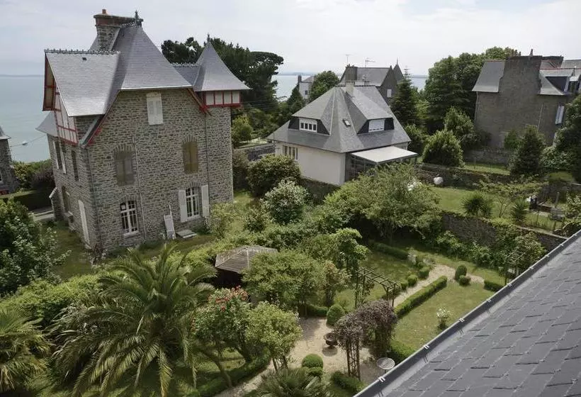 تختخواب و صبحانه La Maison de la Marine