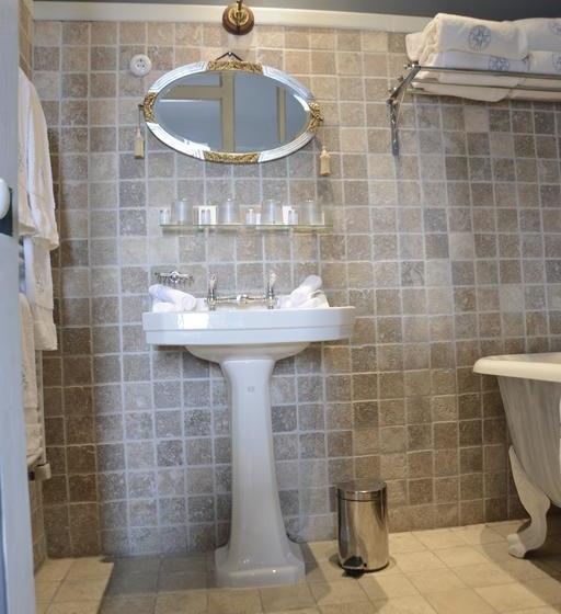 تختخواب و صبحانه La Maison de la Marine