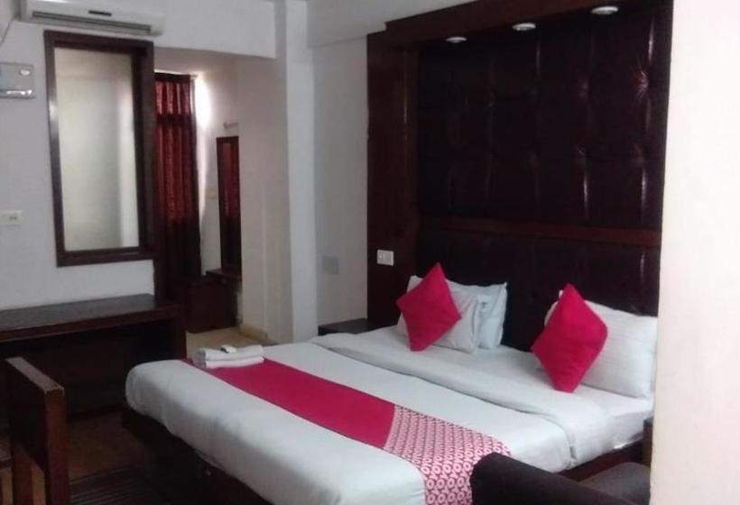 בית מלון כפרי Ambassador