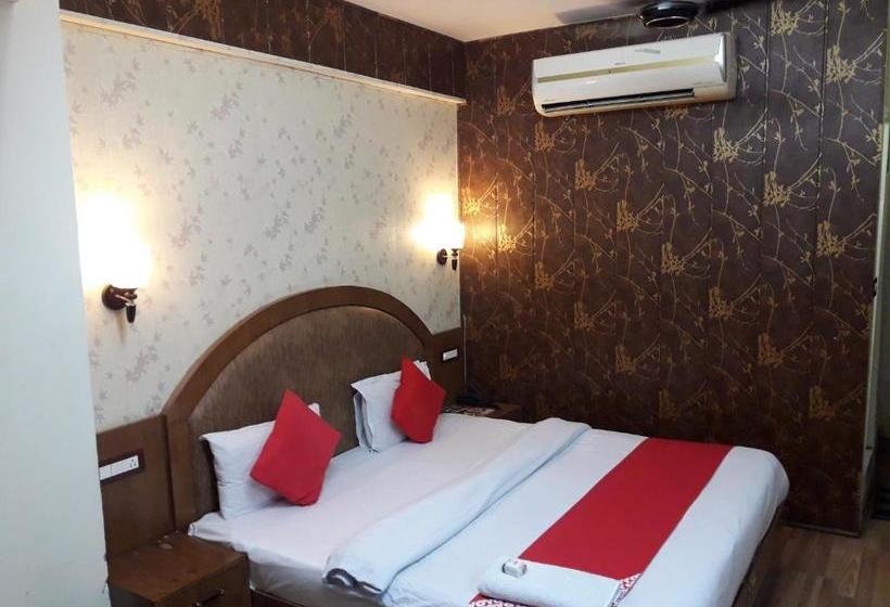 בית מלון כפרי Ambassador