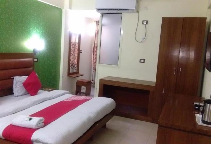 בית מלון כפרי Ambassador