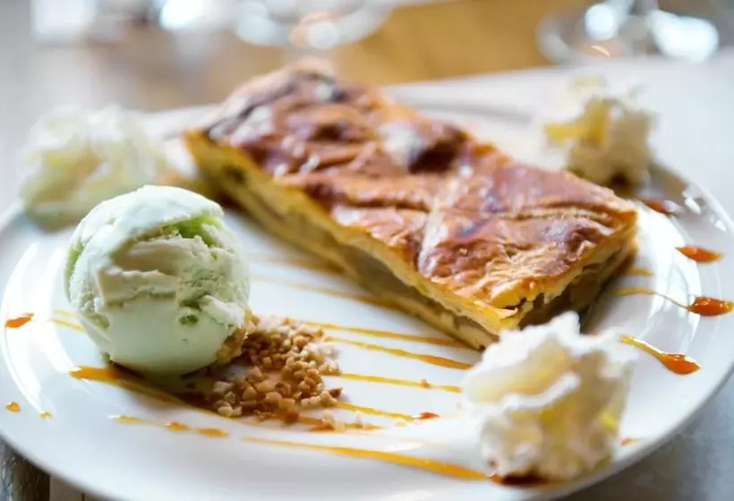 ホテル Auberge Le Cantou   Hôtel Roche