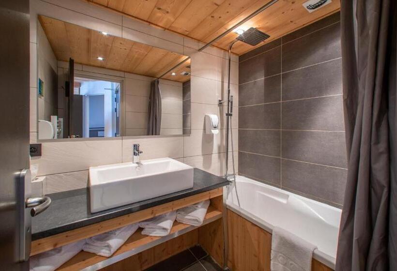 Отель Chalet Les Rhodos