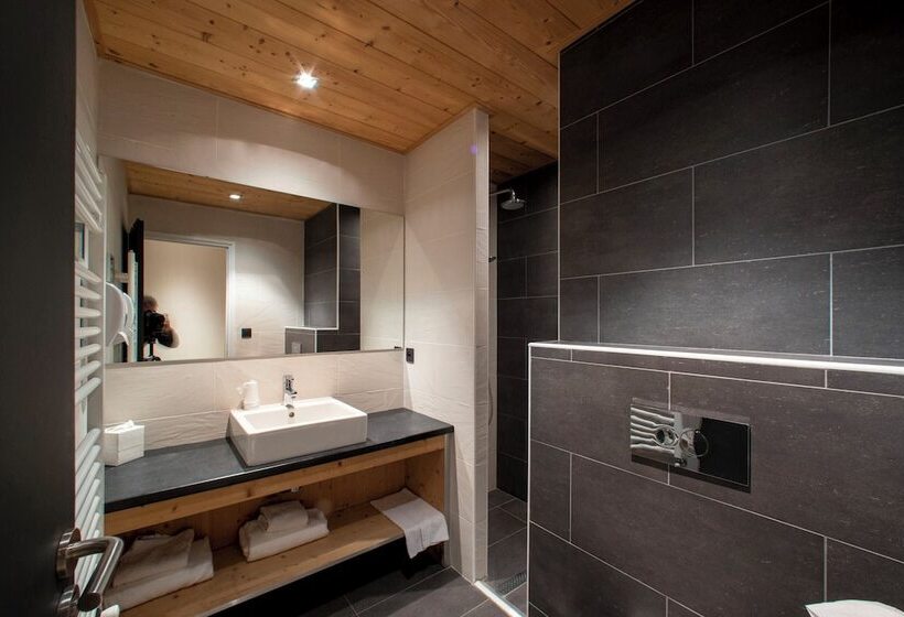 Отель Chalet Les Rhodos