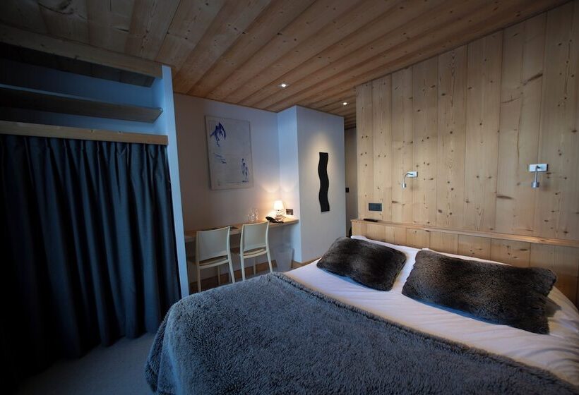 Отель Chalet Les Rhodos