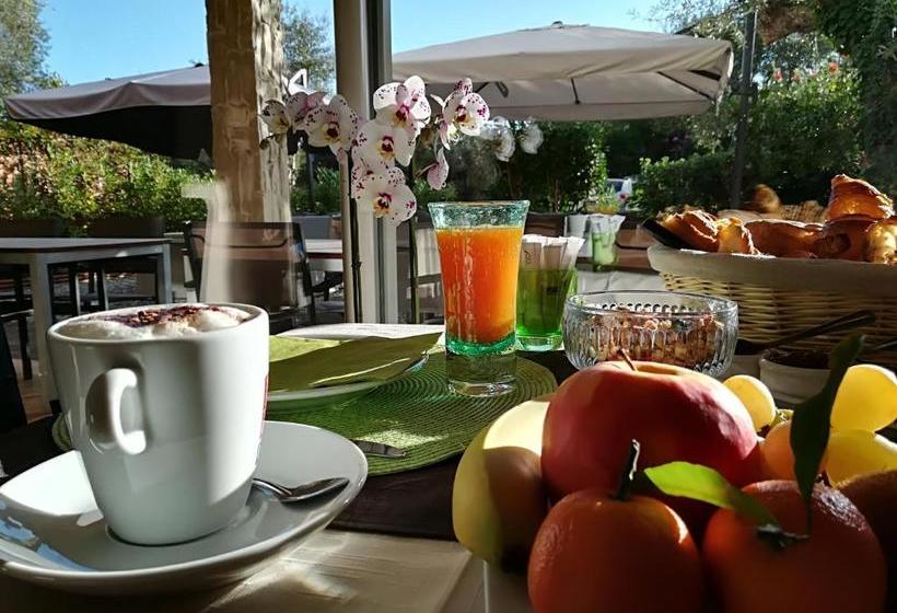 هتل Chambres D'hôtes Bastide De La Brague