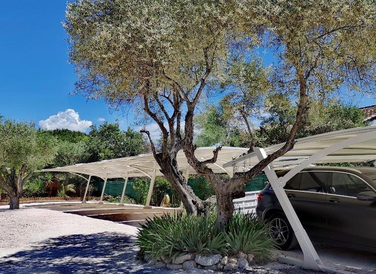 هتل Chambres D'hôtes Bastide De La Brague