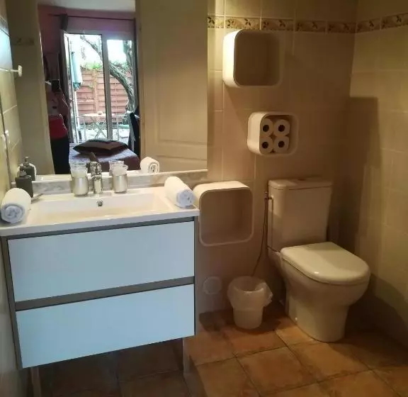 Hotelli Chambres D'hôtes Bastide De La Brague