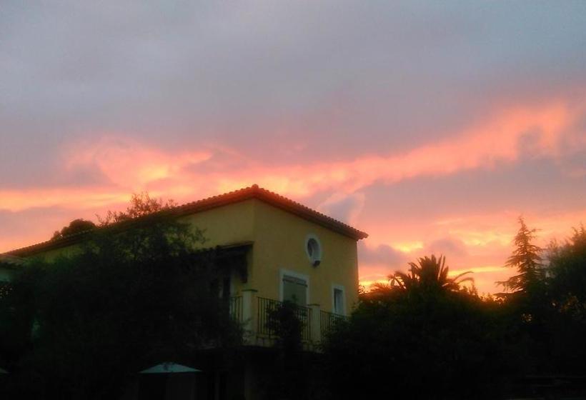 هتل Chambres D'hôtes Bastide De La Brague