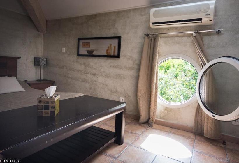 هتل Chambres D'hôtes Bastide De La Brague