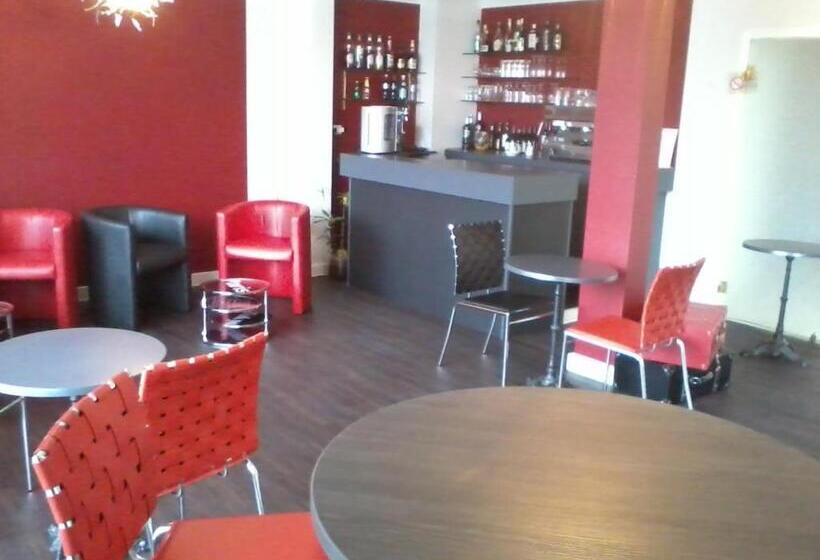 בית מלון כפרי Contact Hôtel Du Cerf