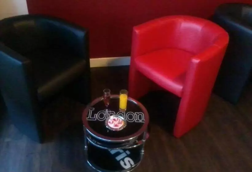 Hotelli Contact Hôtel Du Cerf